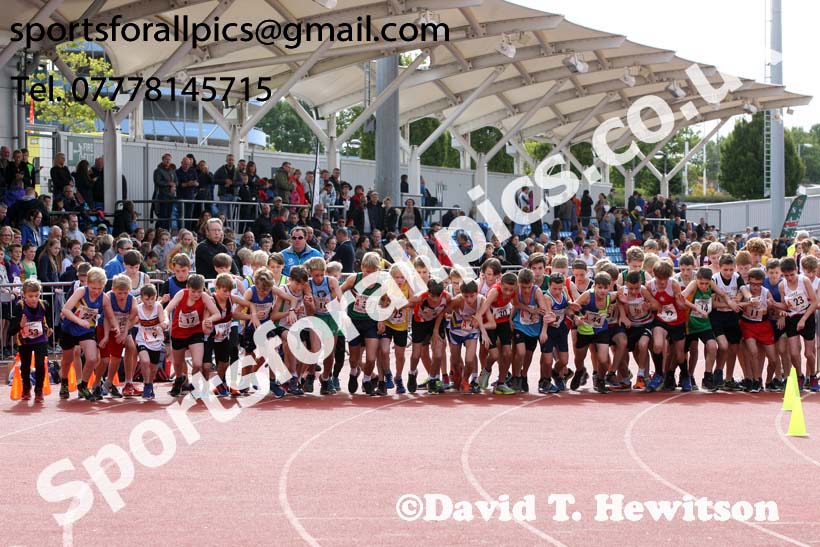 Boys under-13s 3 stage relay, Northern Senior 6 and 4 and Junior Stage Road Relays, SportsCity, Manchester. Photo:  David T. Hewitson/Sports for All Pics
